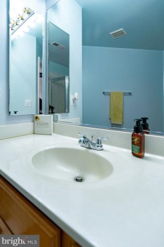 7125 Ayers Mdw Ln, Springfield VA  22150-4915 exterior