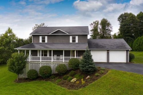 142 Wild Cherry Cir, Boone, NC 28607-9296