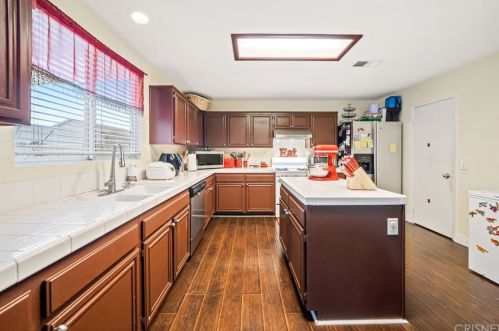 45441 Pickford Ave, Lancaster CA 93534-5147 exterior