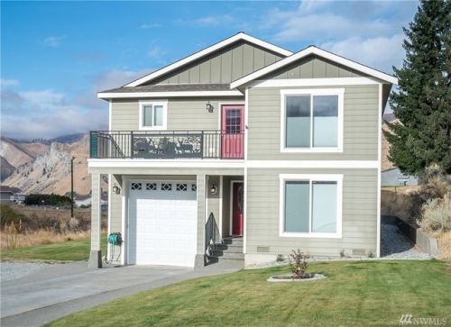 225 Lakeview Ave, Orondo, WA 98843-9712