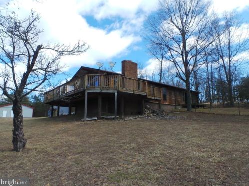 14019 Winchester Grade Rd, Berkeley Springs, WV 25411-5394
