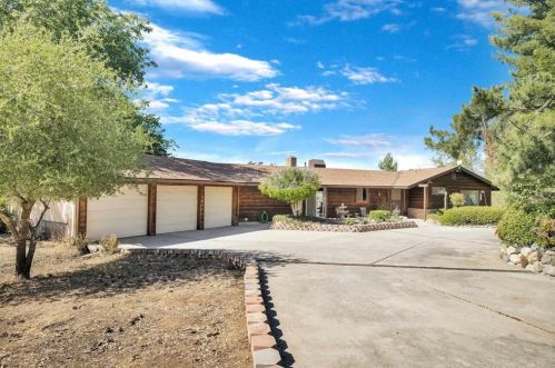 15527 Woods Valley Rd, Valley Center, CA 92082-7313