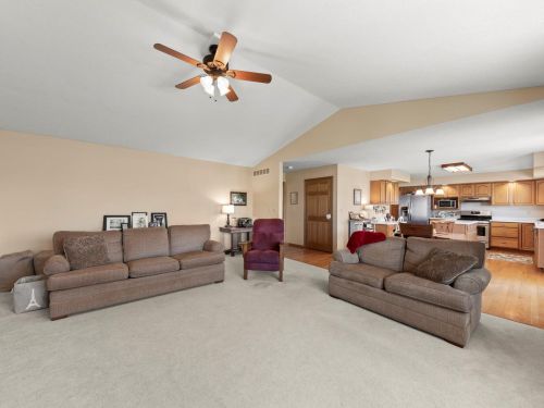 1315 Yorkshire Dr, Sycamore IL  60178-3236 exterior