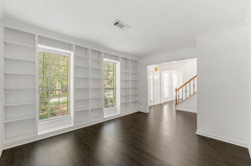 250 Crab Orchard Way, Roswell GA  30076-2352 exterior