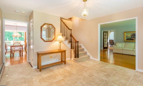 5 Eric Ct, Roxbury Township, NJ 07836-9632