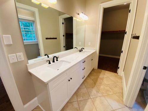 6017 Grand Marina Cir, Gainesville GA  30506-7828 exterior
