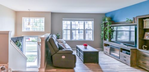 1254 Alta Vista Dr, Pingree Grove IL  60140-2057 exterior