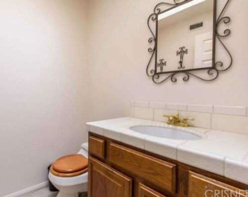 1319 Gonzales Rd, Simi Valley CA exterior