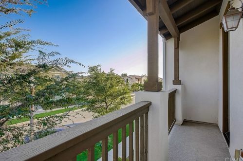 225 Wicker, Irvine CA  92618-1170 exterior