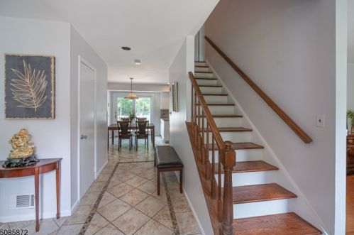 16 Fox Run, Parsippany, NJ 07834-3024