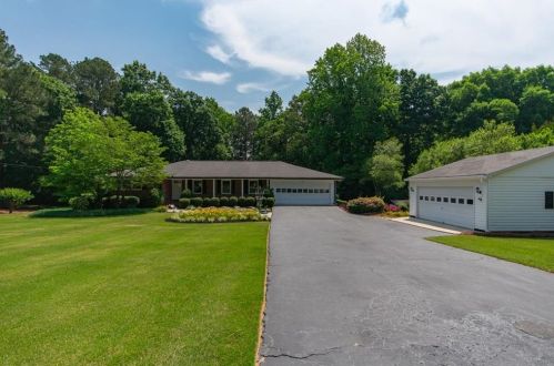 45 Cook Ln, Stockbridge, GA 30281-5149