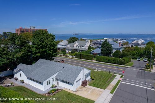 39 Ocean Blvd, Atlantic Highlands, NJ 07716-1274