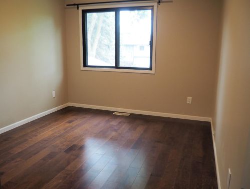 5993 Dellwood Ave, Saint Paul MN  55126-8453 exterior