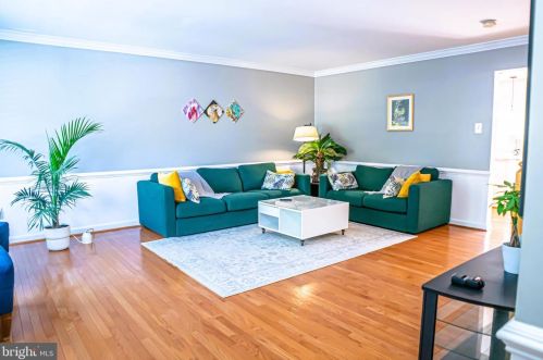 3610 Eagle Rock Ct, Woodbridge VA  22192-6401 exterior