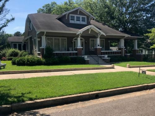 307 Hickory St, Centralgrove, MS 39730-3109