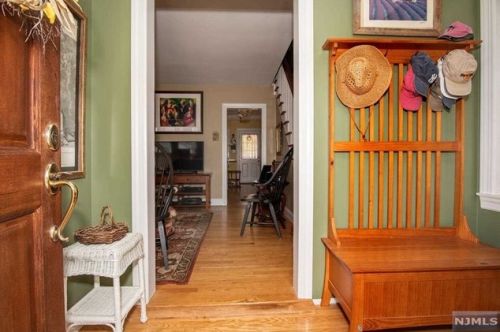 148 Magnolia Ave, Cresskill, NJ 07626-1931