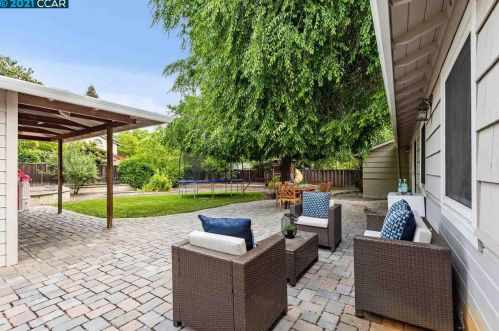 120 Collins Ct, Concord CA  94523-4107 exterior