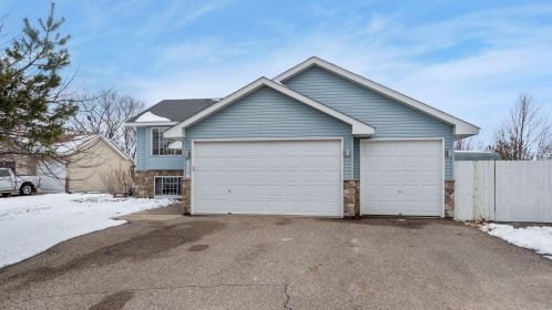 1361 Creekside Cir, Minnetrista, MN 55387