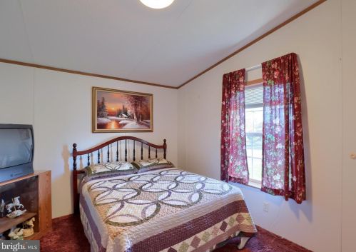 200 Cricklewood Ct, Lancaster PA  17603-2173 exterior