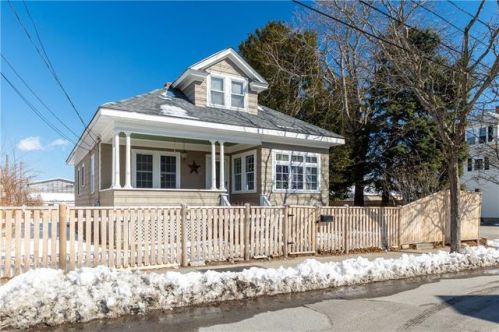 60 Wood St, Warren, RI 02885-2520