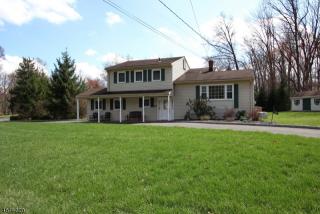 81 Clover Hill Rd, Millington, NJ 07946-1726