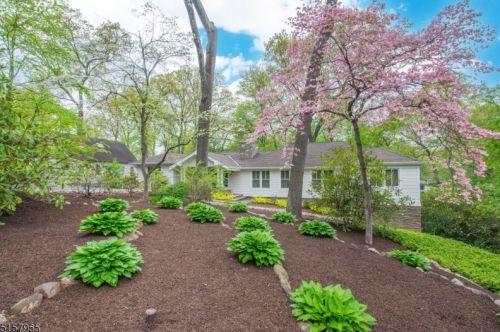 23 Crestwood Dr, Mountain Lakes, NJ 07046-1701