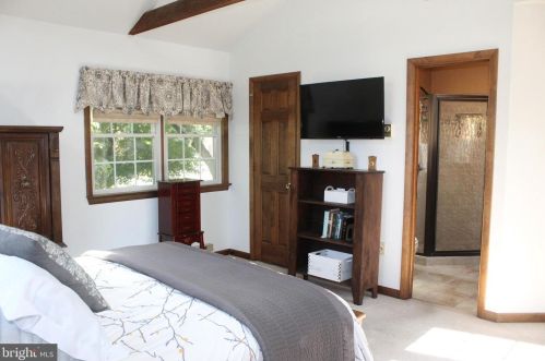 2482 Creek View Dr, Lancaster PA  17602-1451 exterior