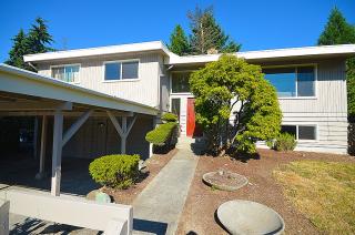 12324 11th Ave, Seattle, WA 98125-4810