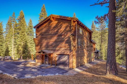 8675 Riv Rd, Truckee CA  exterior
