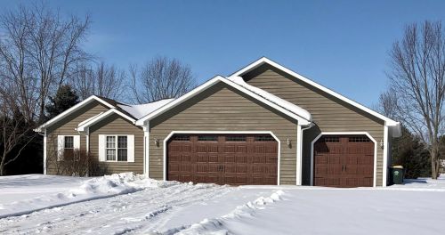 2461 42nd Rd, Norway, IL 60551-9682