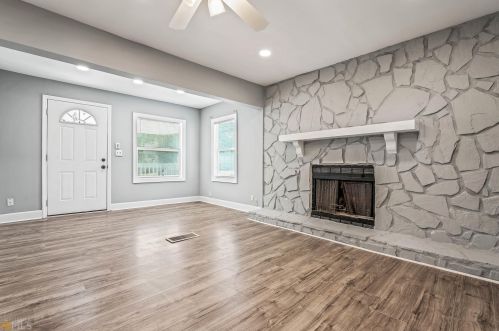 946 Dearing St, Forest Park, GA 30297-3957