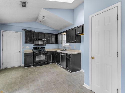 129 Oakland Blvd, Stockbridge GA  30281-3673 exterior