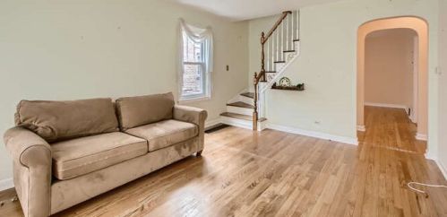 5048 Sayre Ave, Chicago, IL 60656-3711