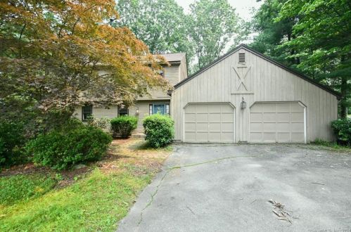 266 Westmont Dr, Waterbury, CT 06708-2438