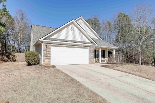 322 Annslee Cir, Loganville, GA 30052-7240