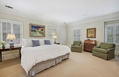 1041 Farmington Ln, Atlanta GA  30319-2811 exterior