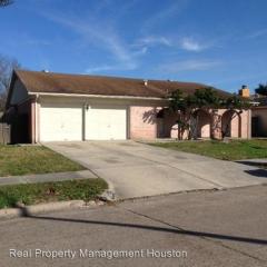 2902 Broad Haven Dr, Houston TX  77067-3718 exterior