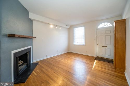 410 Lombard St, Philadelphia PA  19147-1517 exterior