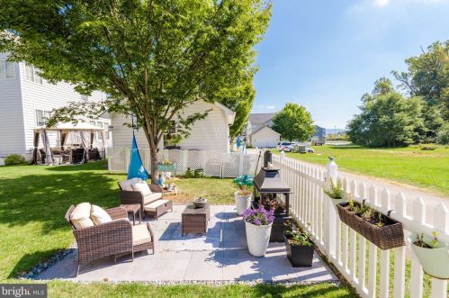 179 Colonial Dr, Charles Town WV  25414-4498 exterior