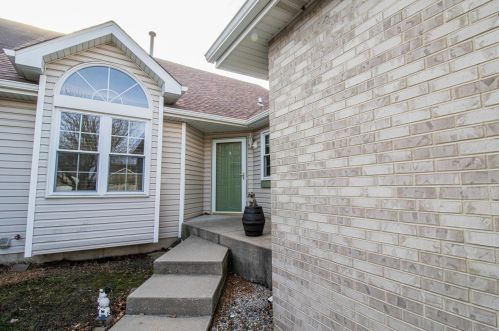 4330 River Glen Dr, Joliet, IL 60431-8945