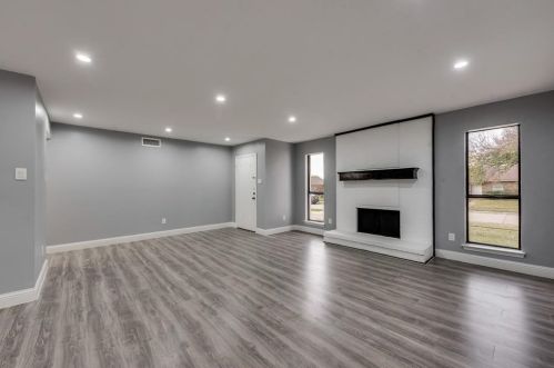 2230 Bowie Dr, Carrollton TX 75006-7754 exterior