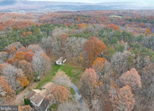 1144 Palmer Rd, Hedgesville, WV 25427-6529