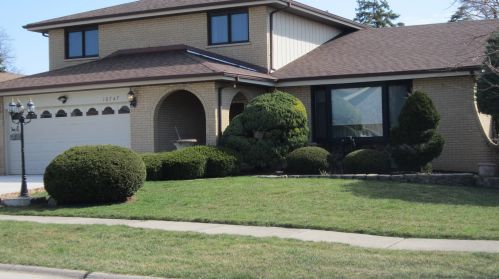 10747 Olympia Cir, Palos Hills, IL 60465-2245