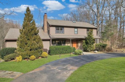 36 Laurel Dr, Upper Stepney CT  06468-1650 exterior