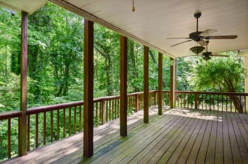 1011 Byrnwyck Rd, Atlanta GA  30319-1665 exterior