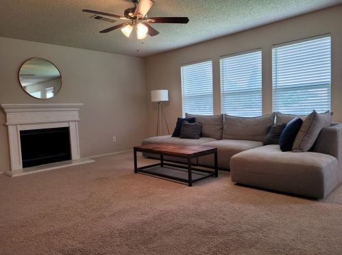 1009 Dove Cir, Fort Worth TX  76131-4894 exterior