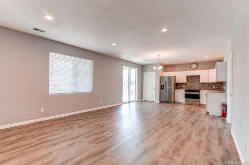 6550 Addison Way, Denver CO 80016-4162 exterior