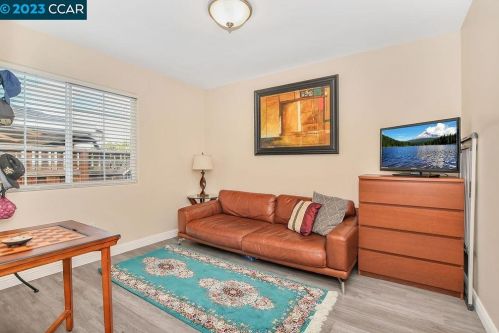 2735 Sinclair Ave, Concord CA  94519-2619 exterior