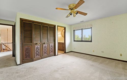 6765 County Line Ln, Willowbrook IL  60527-5726 exterior