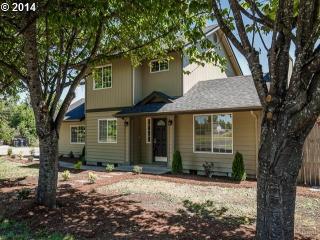 2651 31st St, Springfield, OR 97477-7924